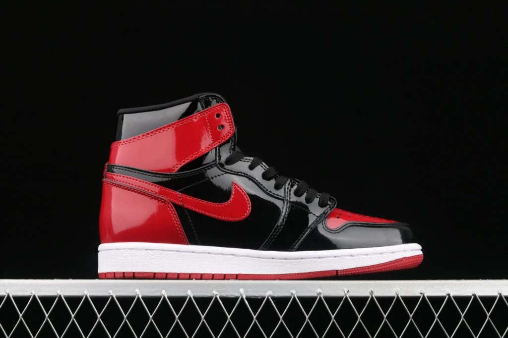 Jordan 1 High Patent Bred 555088-063 | Dead Stock Jordan 1 High Patent Bred 555088-063 | Dead Stock