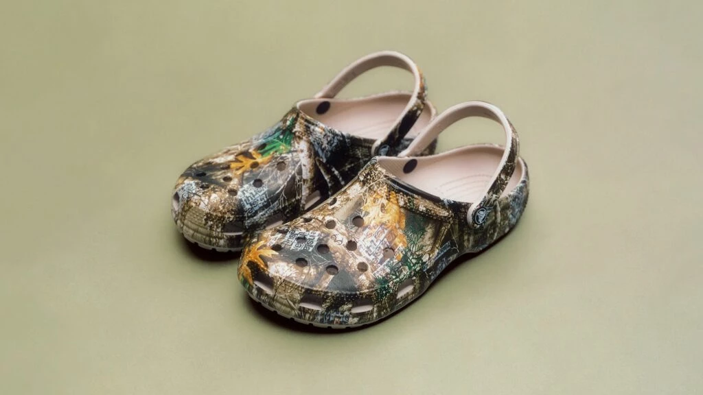 This is never that x Crocs Classic Clog Realtree 207631-267 | Dead