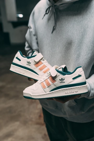 adidas Forum Off White - on feet