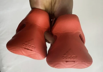 Yeezy Foam Runner Red October