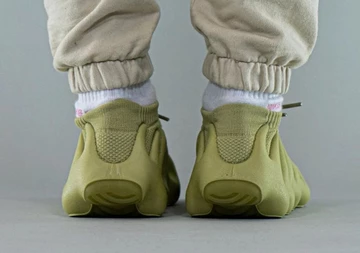 adidas Yeezy 450 Dark Sulfur - erste Bilder