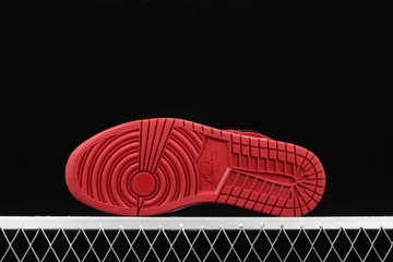 Jordan 1 High Patent Bred