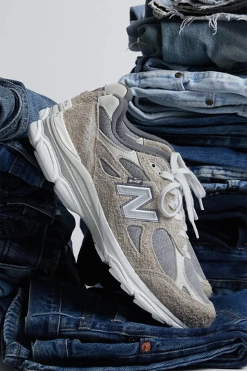 New Balance x Levis 990 V3