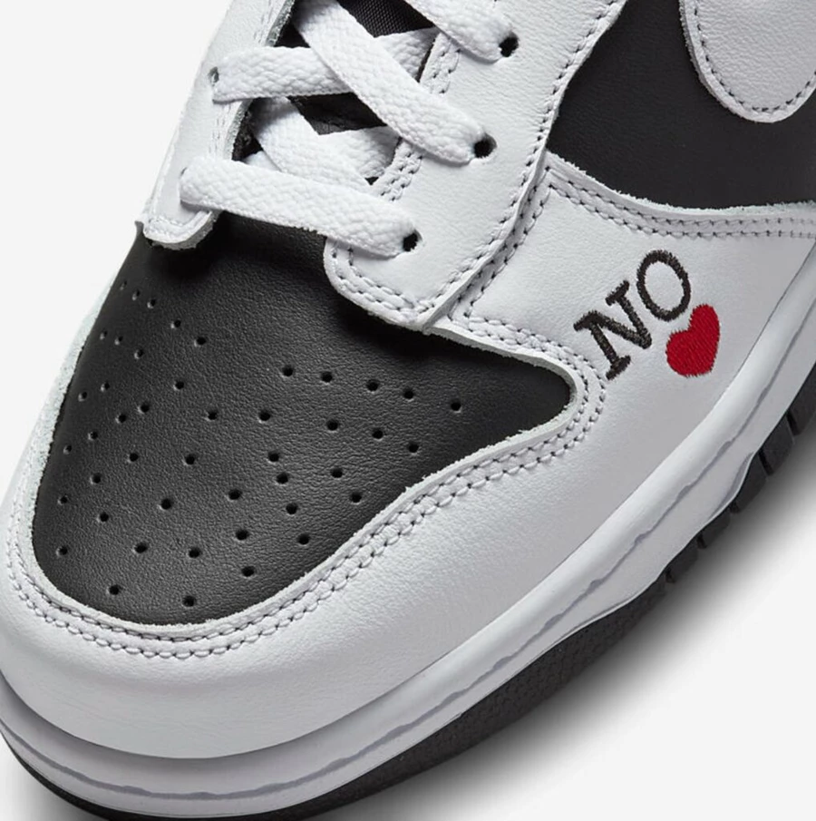 Supreme x Nike SB Dunk High By Any Means White Black DN3741-002