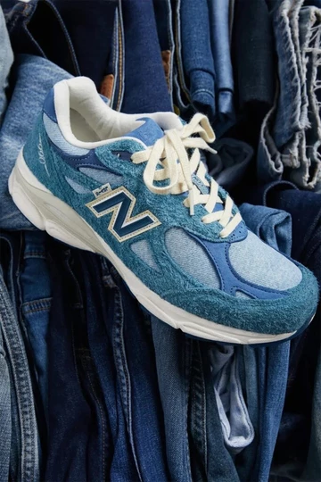 New Balance x Levis 990 V3