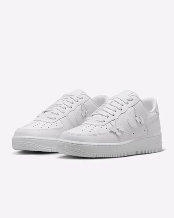 Nike Air Force 1 Butterfly schräg