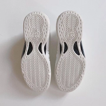 COMME des GARCONS x Nike Air Foamposite