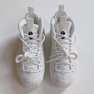 Der COMME des GARCONS x Nike Air Foamposite kommt bald