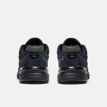 JJJJound x New Balance 990 v4