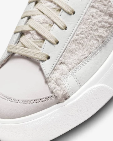 Nike Blazer Low Platform Light Bone