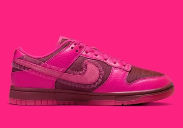 Nike Dunk Low Valentines Day