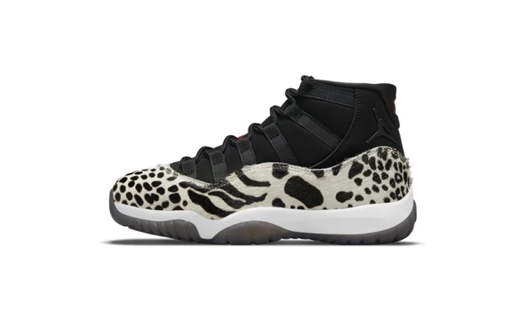 Jordan 11 black n white hotsell