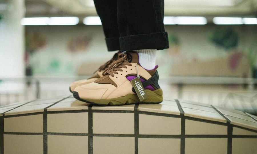 Nike Air Huarache LE Praline DH8143-201 | Dead Stock