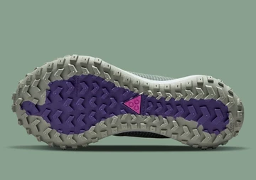 Nike ACG Mountain Fly Gore-Tex Clay Green