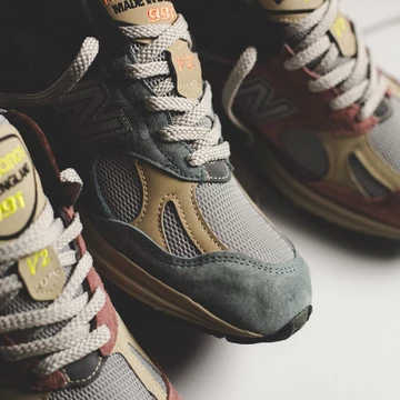 New Balance 991v2 Blue Silver Detail Lookbook