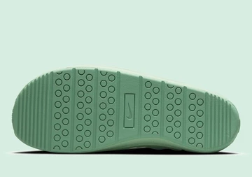 Nike Offline Pack Enamel Green