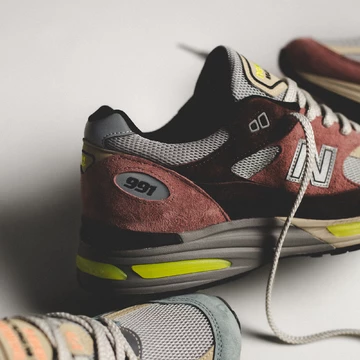 New Balance 991v2 Rosewood