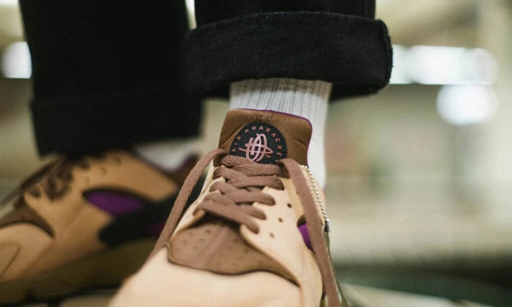 Nike Air Huarache LE Praline DH8143-201 | Dead Stock