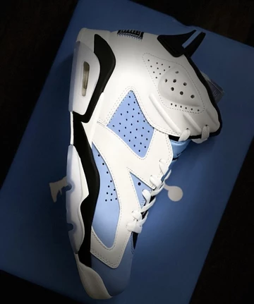 Nike Air Jordan 6 UNC