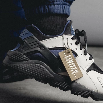 Nike Air Huarache LE Midnight Navy