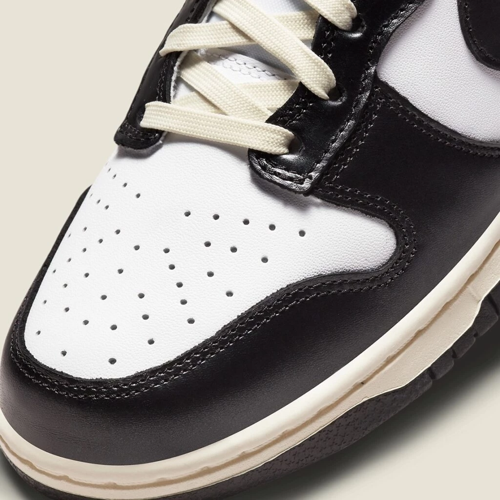 Nike Dunk High Vintage Panda DQ8581-100 | Dead Stock