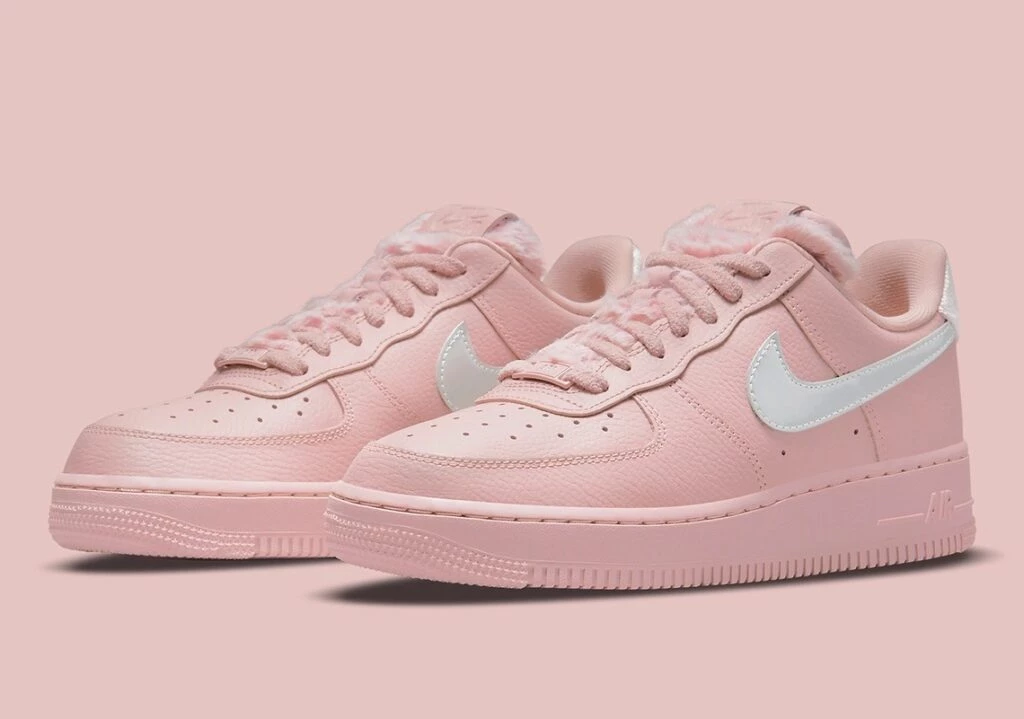 Air Force 1 Pink Sherpa DO6724-601 | Dead Stock