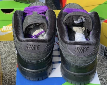 Nike SB Dunk Low First Avenue