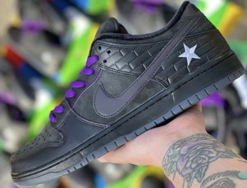 Nike SB Dunk Low First Avenue