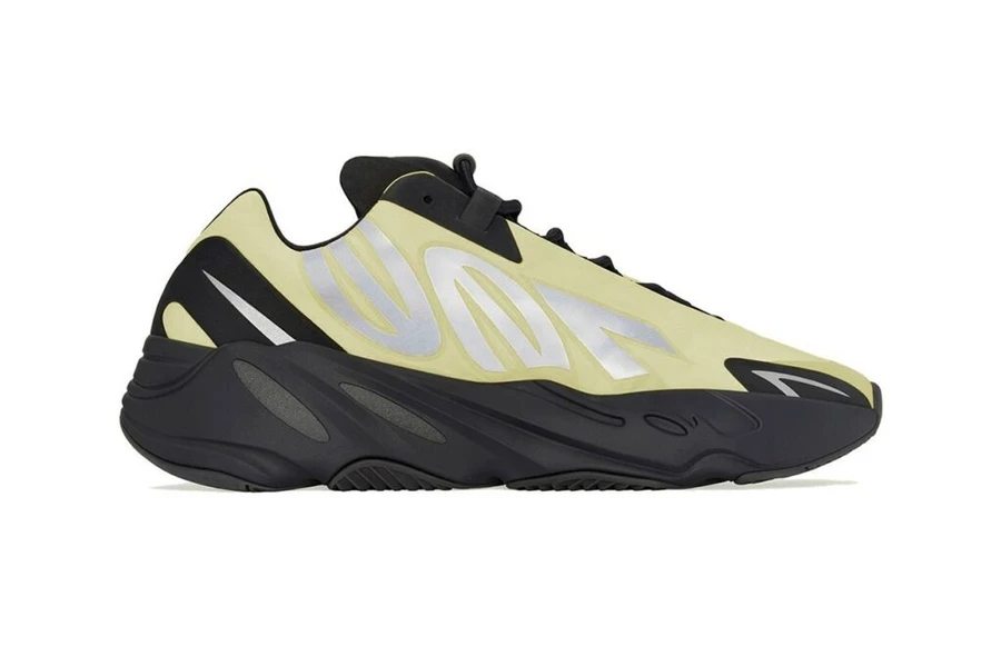 adidas Yeezy 700 MNVN Resin GW9525 Dead Stock