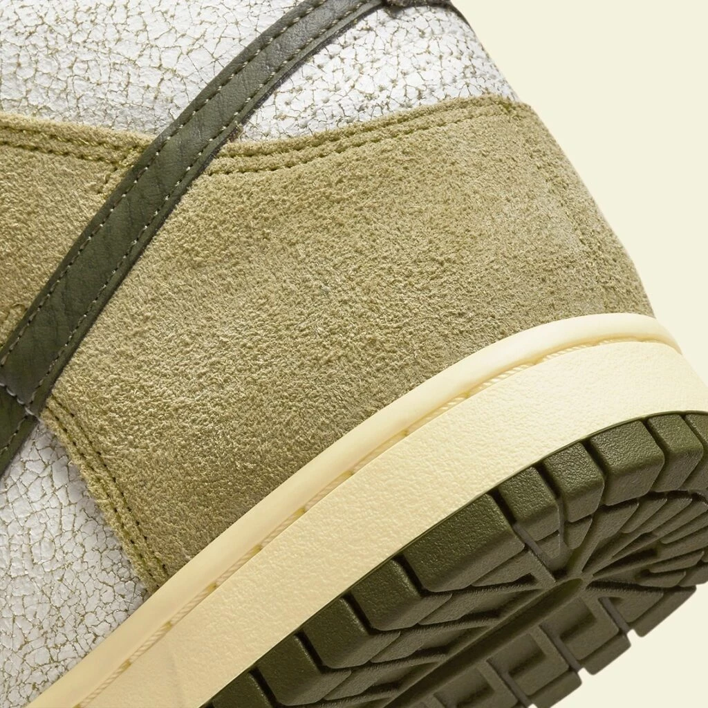 Nike Dunk High Re-Raw DO6713-300 | Dead Stock