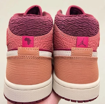 Air Jordan 1 Mid Africa - first pictures