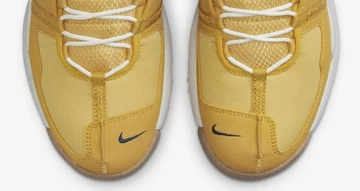 Nike Free Terra Vista Next Nature Goldtone