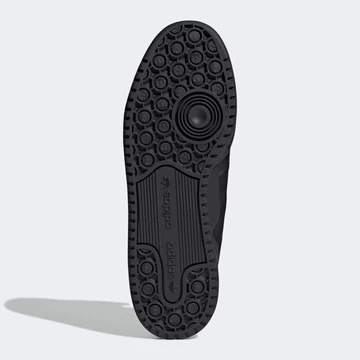 Der Prada x adidas Forum Black kommt am 13. Januar