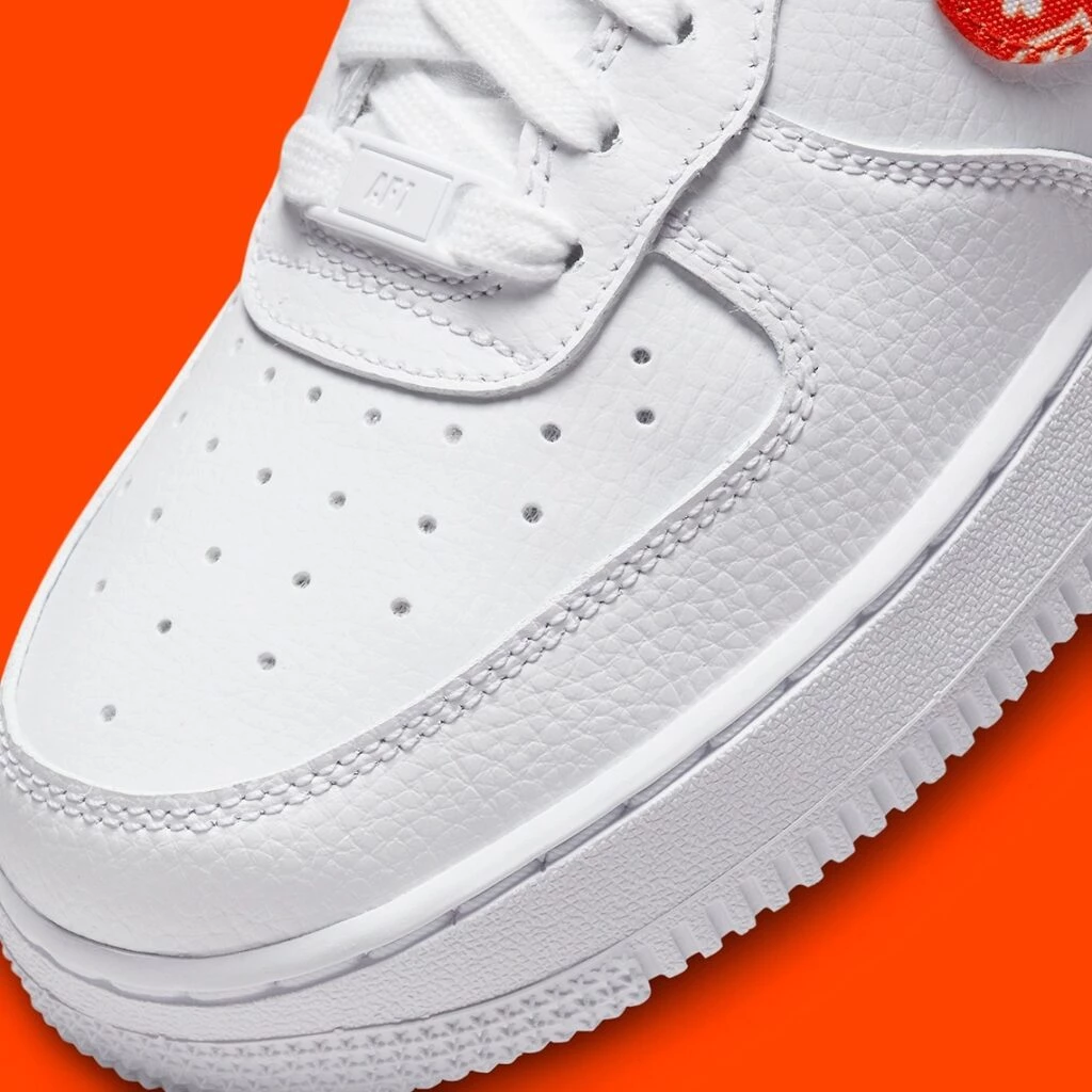 靴/バッグ NIKE AIR FORCE 1 '07 ESSENTIALS "PAISLEY ORANGE Nike Air Force 1 Low '07 Essential Orange Paisley – BLUEDROP