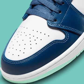 Jordan 1 Mid Blue Mint