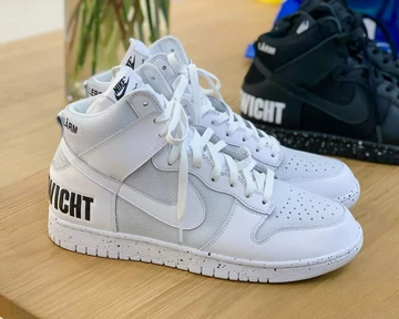 Die beiden Undercover Nike Dunk High wurden verändert