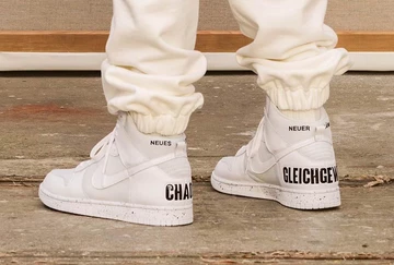 Die beiden Undercover Nike Dunk High wurden verändert