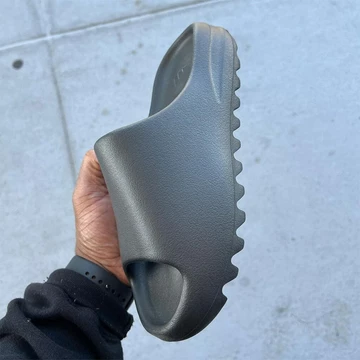 Yeezy Slides Onyx