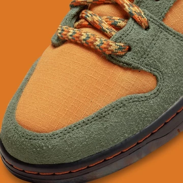 Passport Nike SB Dunk High Workboots