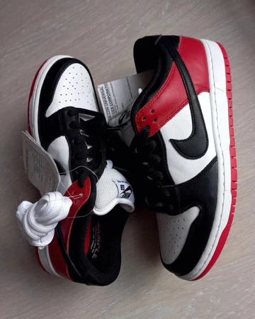 Nike SB Dunk Low Black Toe