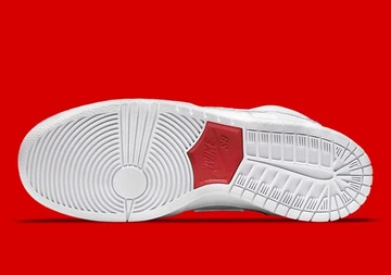 Der Oski Nike SB Dunk High kommt am 13. März