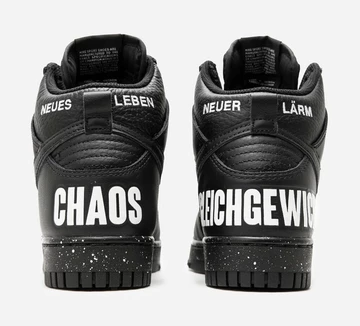 Die beiden Undercover Nike Dunk High wurden verändert