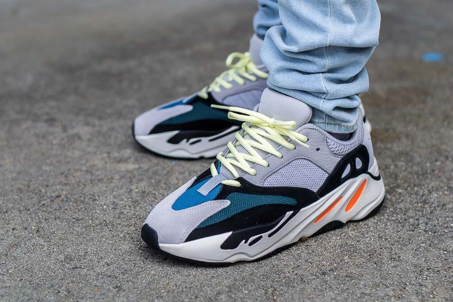 Yeezy 700 wave sale runner restock