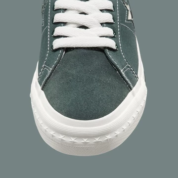 thisisneverthat x Converse One Star Pro Detailbild