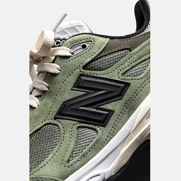 JJJJound New Balance 990v3 Olive