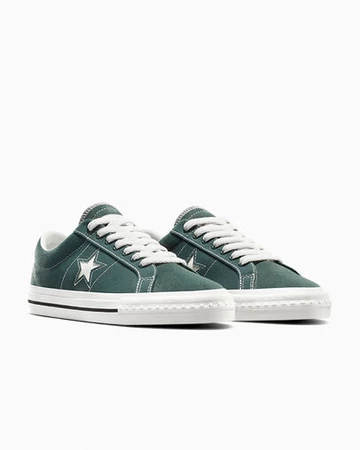 thisisneverthat x Converse One Star Pro schräg frontal