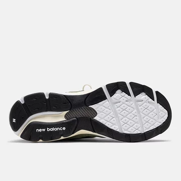 JJJJound New Balance 990v3 Olive