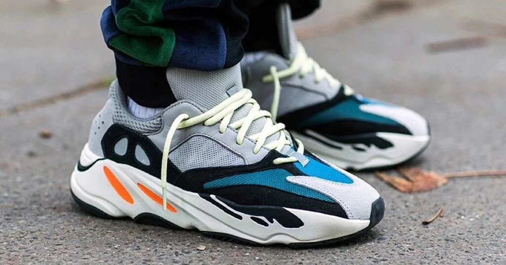 Yeezy 700 OG Wave Runner B75571 Dead Stock