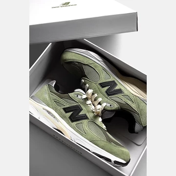 JJJJound New Balance 990v3 Olive