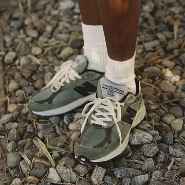 JJJJound New Balance 990v3 Olive